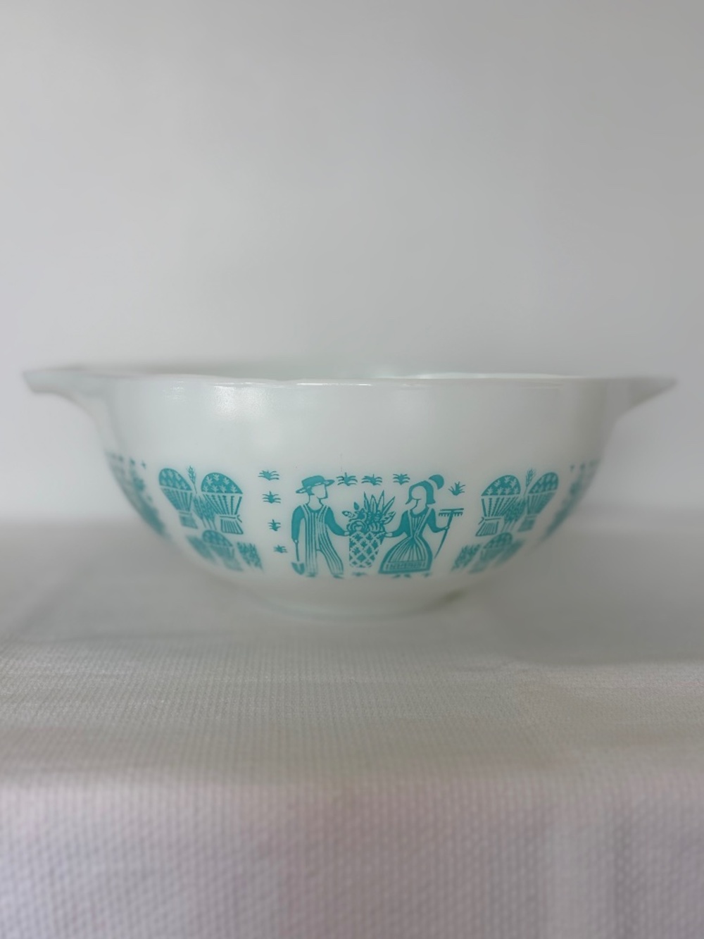 Vintage PYREX 443 2 1/2 QT Amish Butterprint Cinderella Mixing Bowl